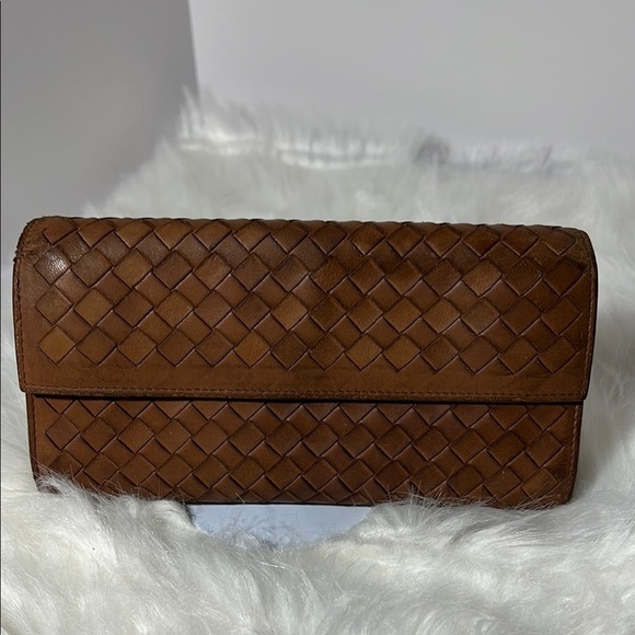 Bottega Veneta Brown Woven leather Long Wallet. p46 - Picture 1 of 11